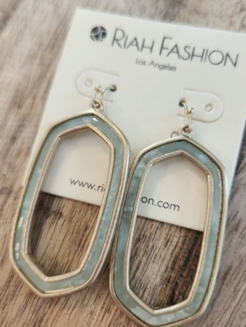 RIAH FASHION BRUSHED GOLD EARRINGS WITH BLUE GREEN ENAMEL